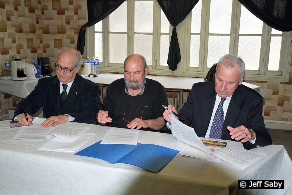 1/18. Maison du Peuple. Signature d'une convention. Mer 19.02.2014, 15:15. © Jeff Saby.